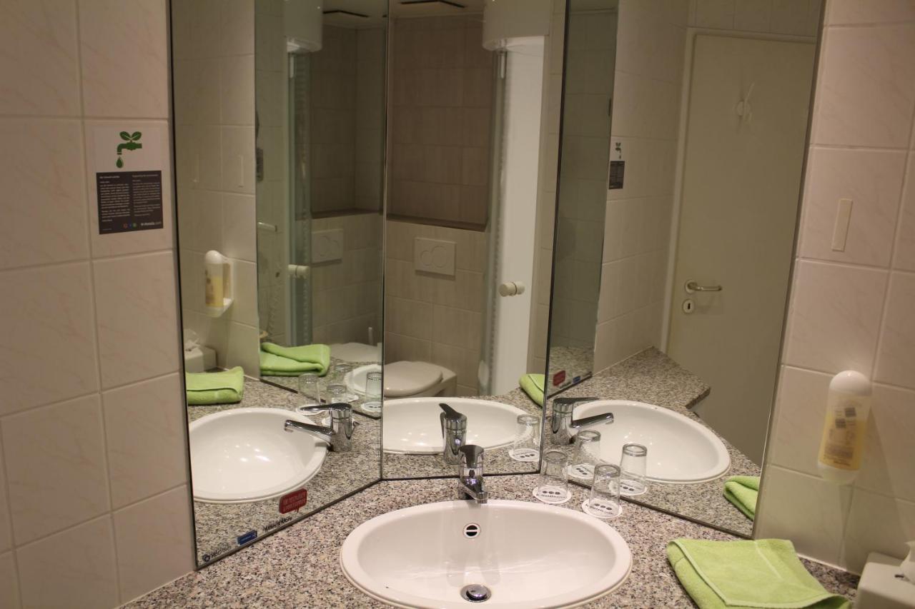 H+ Hotel แอร์ฟวร์ท ภายนอก รูปภาพ