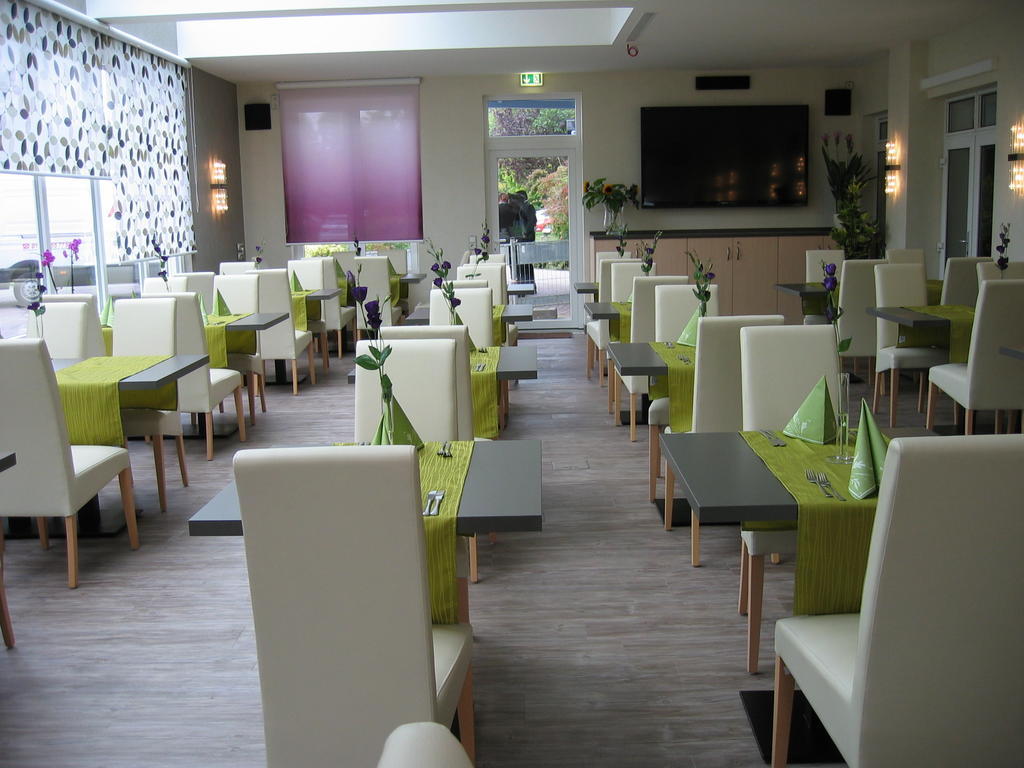 H+ Hotel แอร์ฟวร์ท ภายนอก รูปภาพ